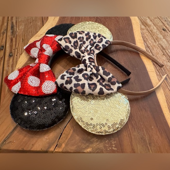 🐭Disney Sequined Mouse Ears, Set of 2 - Picture 3 of 13